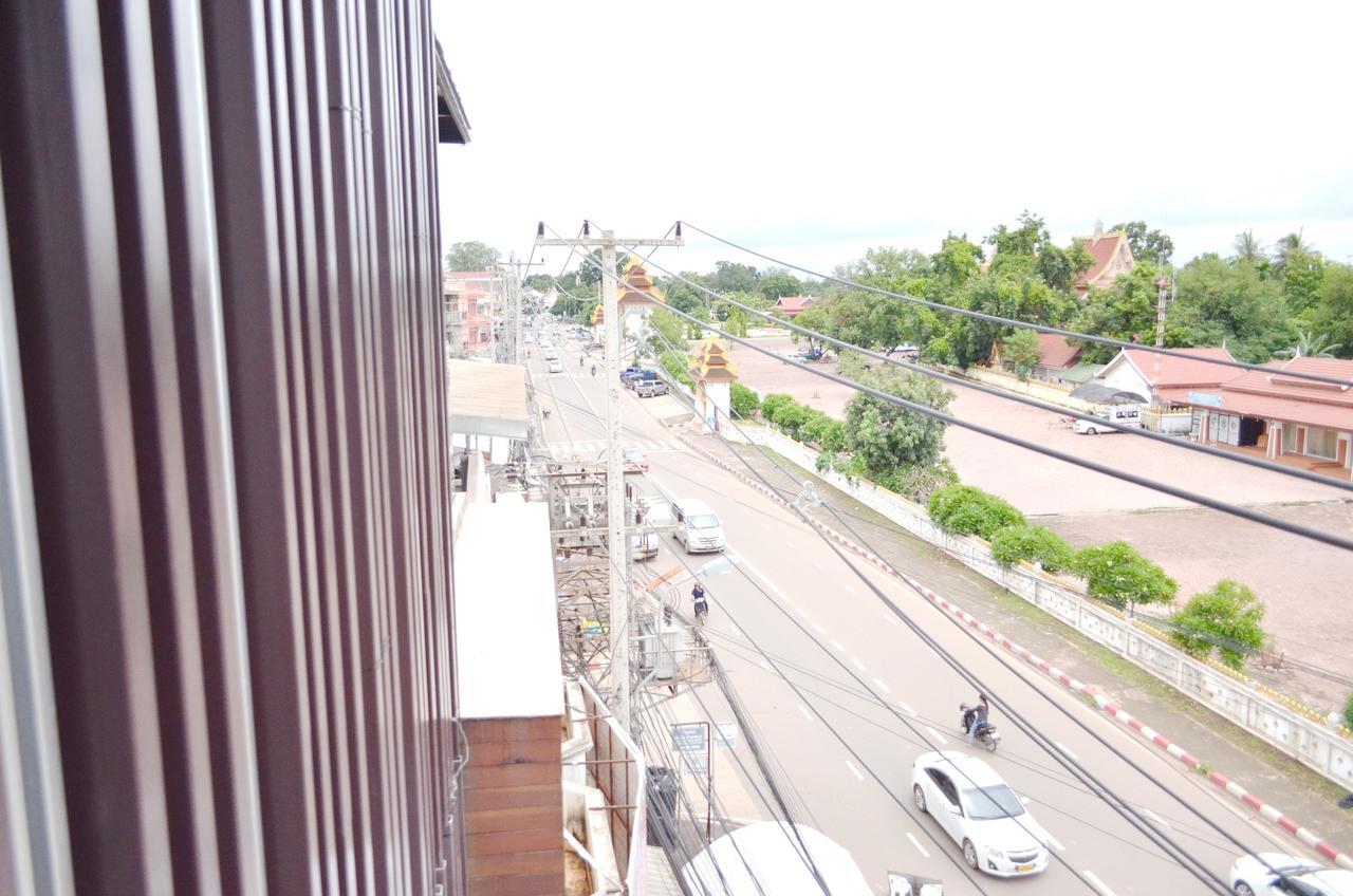 Thatluangview Hotel Vientiane Exterior foto