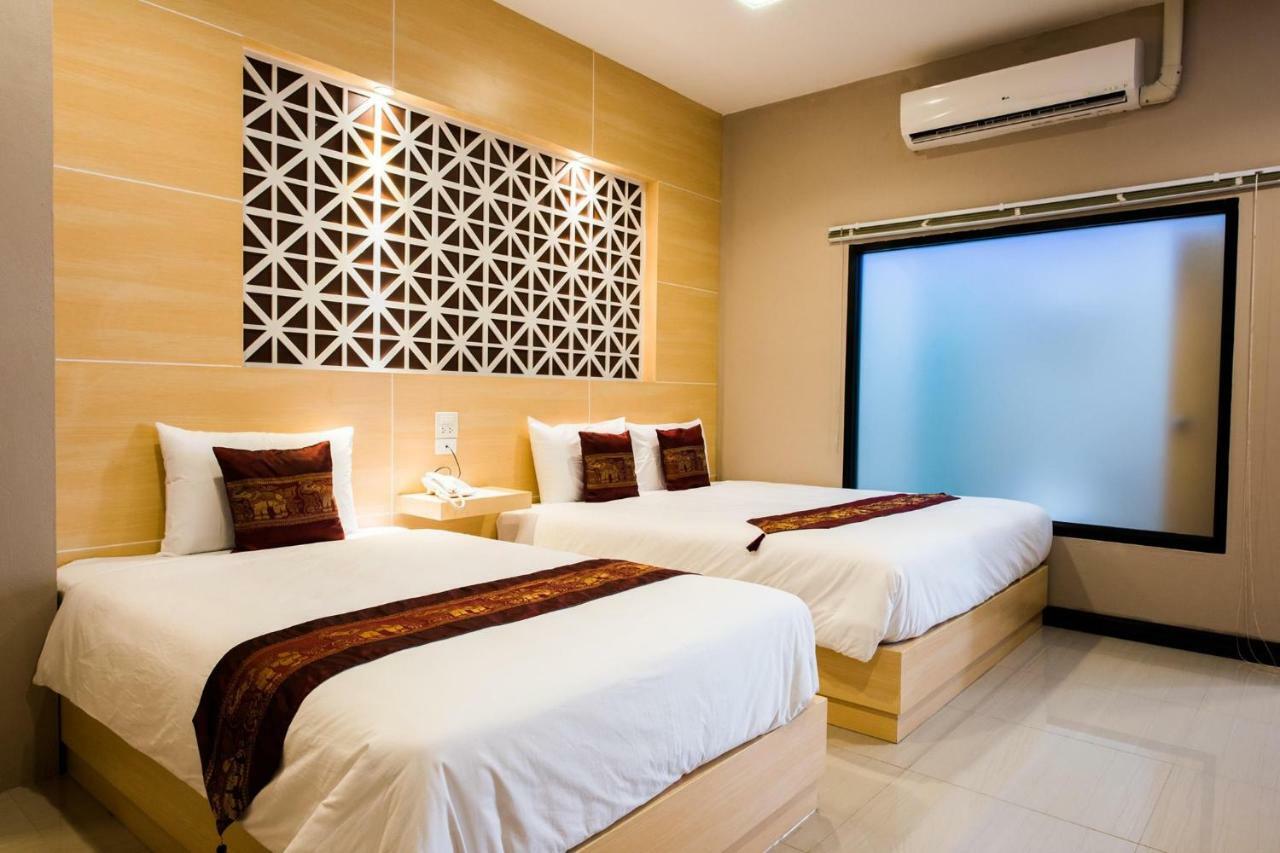 Thatluangview Hotel Vientiane Exterior foto